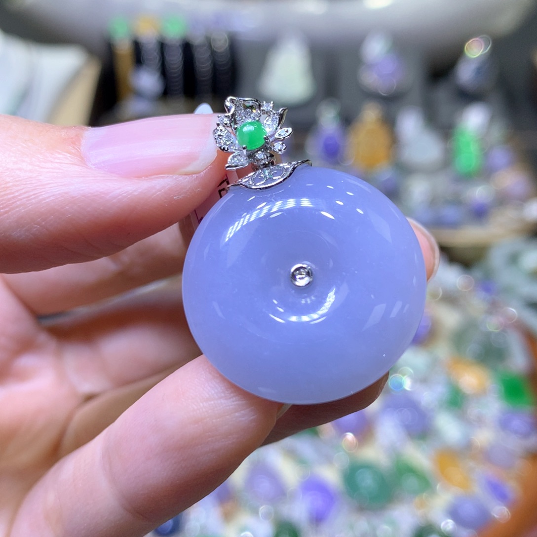 【闪购商品】翡翠颈饰18K金镶嵌翡翠吊坠项链