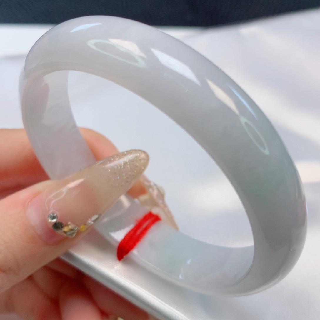 【闪购商品】翡翠手镯未镶嵌53+贵妃