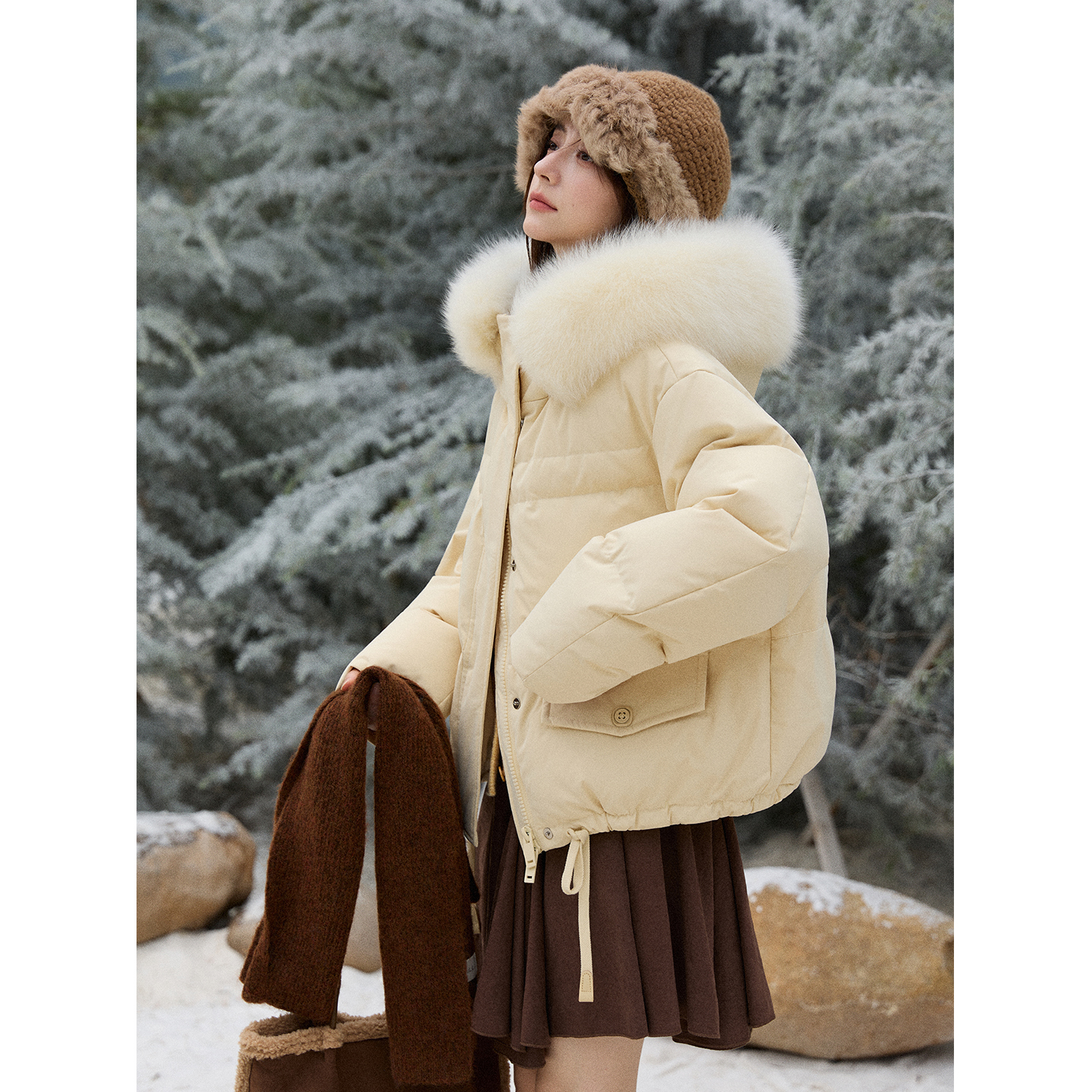 谜秀新品0压感云朵90白鸭绒羽绒服女冬短款可拆毛领保暖冬季外套