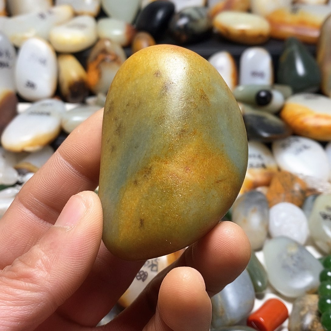 和田玉颈饰未镶嵌吊坠