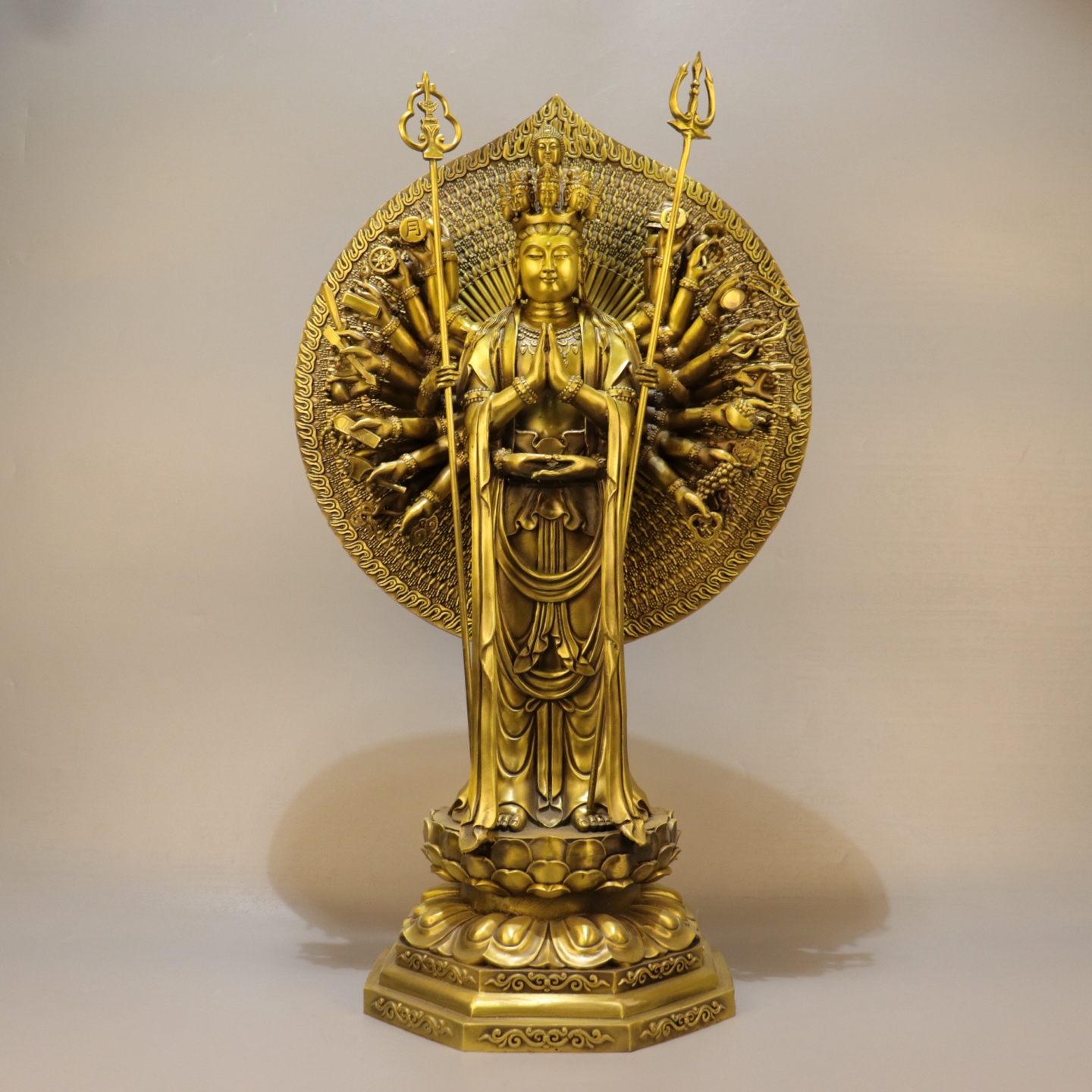 佛像站千手观音菩萨高度50厘米底座直径28厘米高24厘米重约15kg