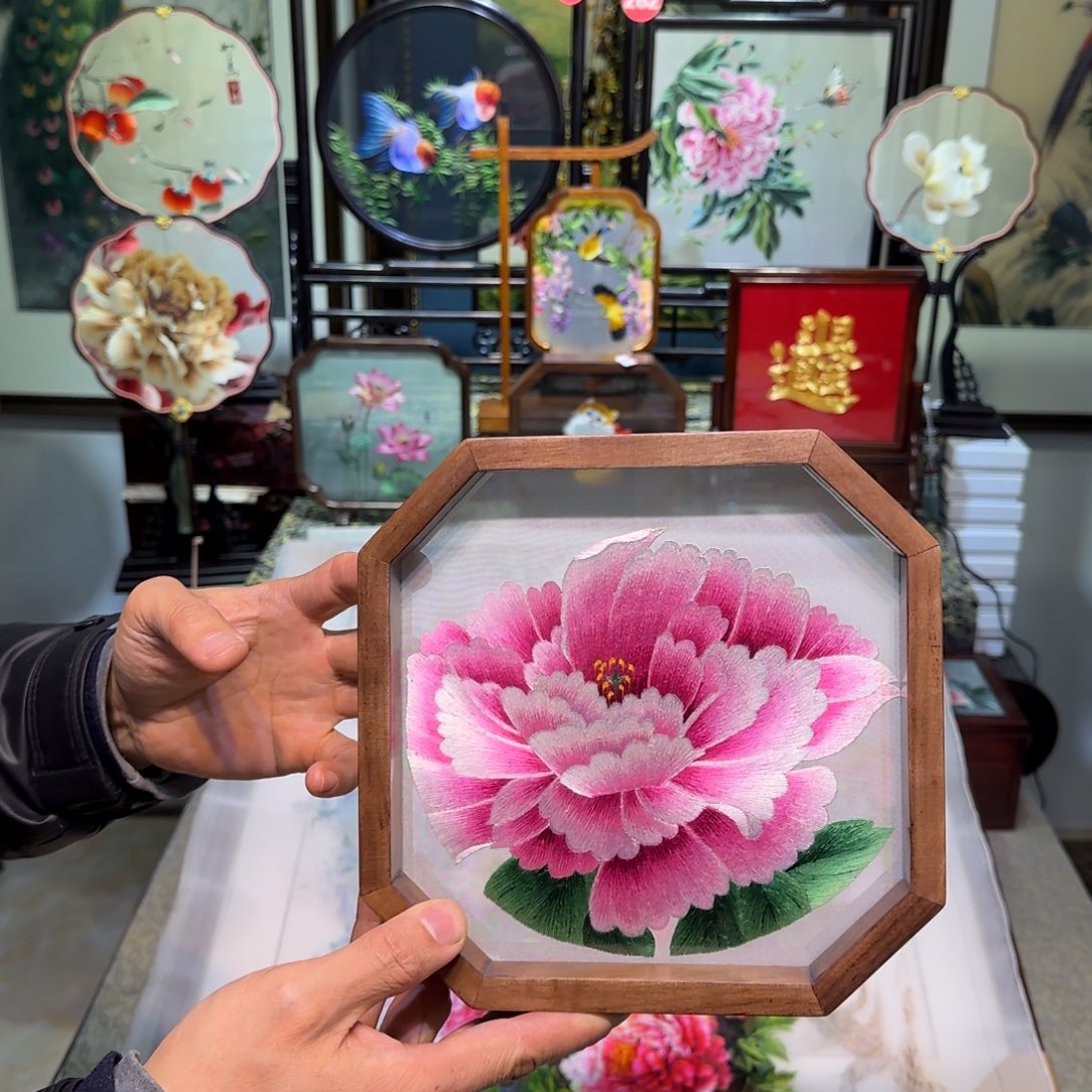 刺绣刺绣工艺精湛