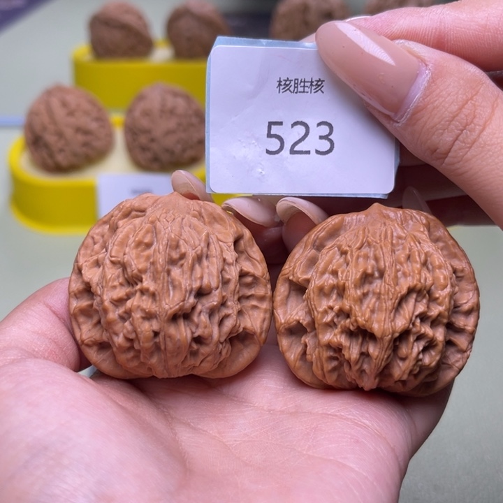 文玩核桃把件虎头42.523