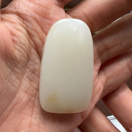 和田玉未镶嵌颈饰且末平安牌