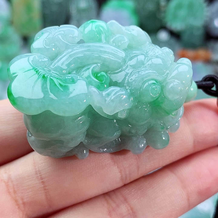 翡翠颈饰未镶嵌翡翠