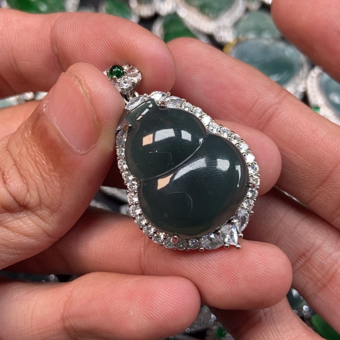 翡翠未镶嵌吊坠(不含链)