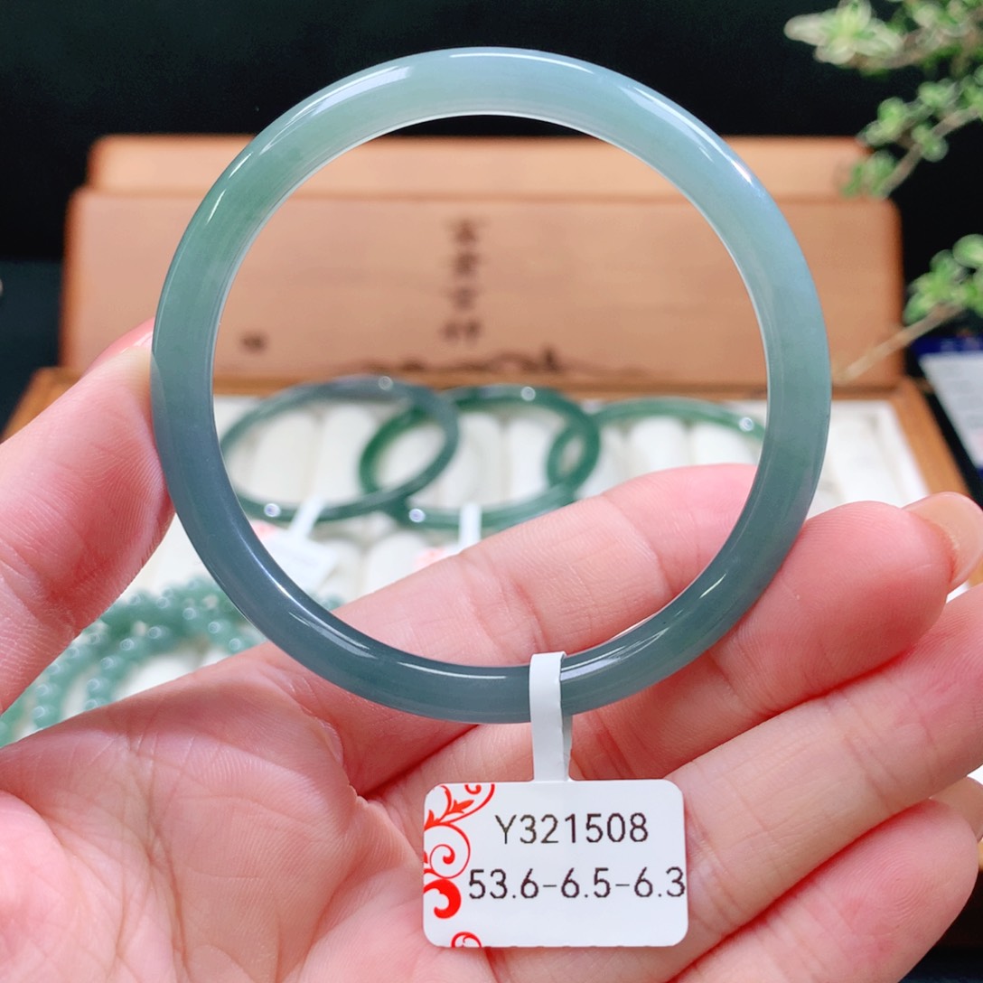 翡翠未镶嵌手镯天然