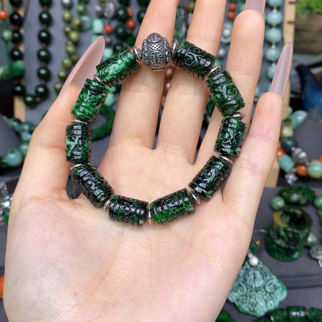 翡翠手链未镶嵌漂亮美眉