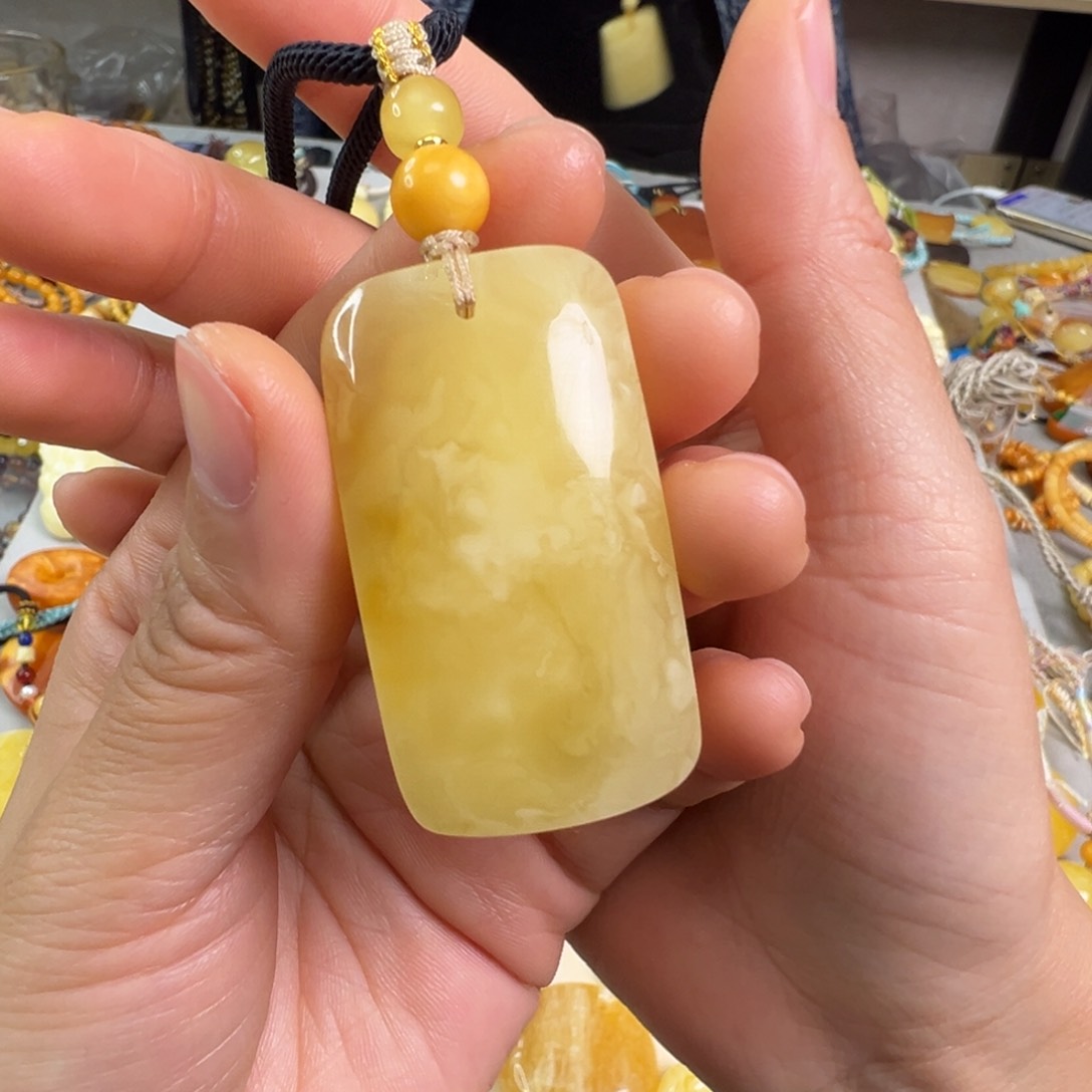 蜜蜡裸石未镶嵌蜜蜡