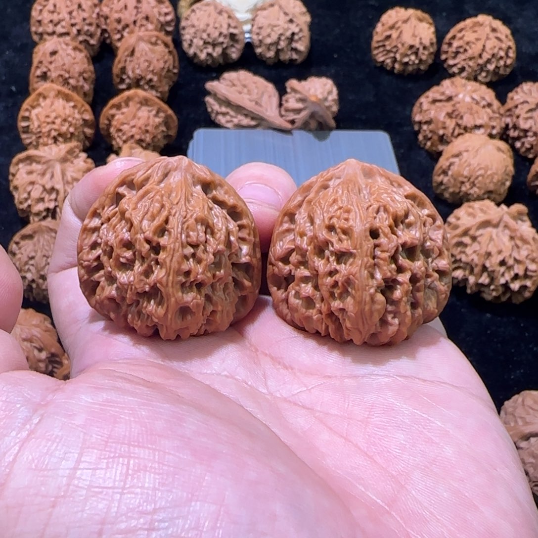 陽***文玩核桃吊坠39+南疆石