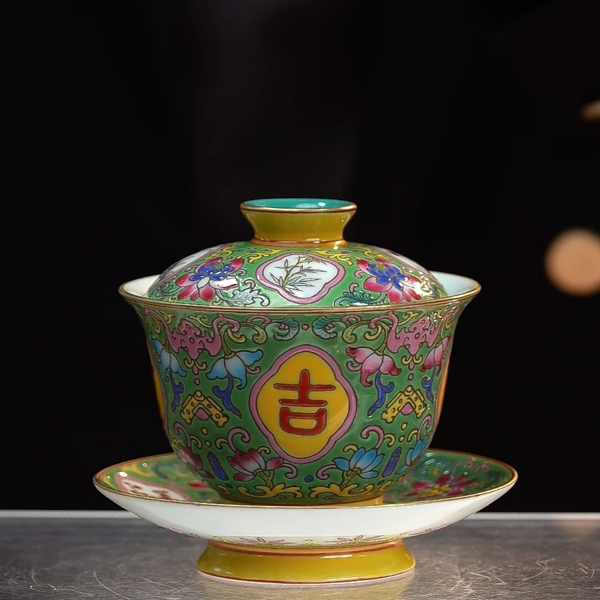 绿地粉彩开窗吉祥如意纹三才盖碗