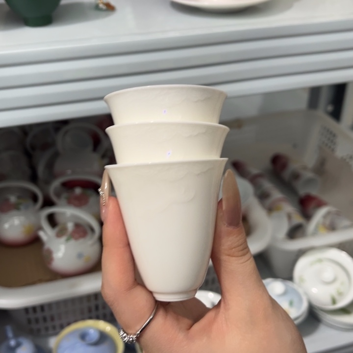 孤品微瑕杯杯。           