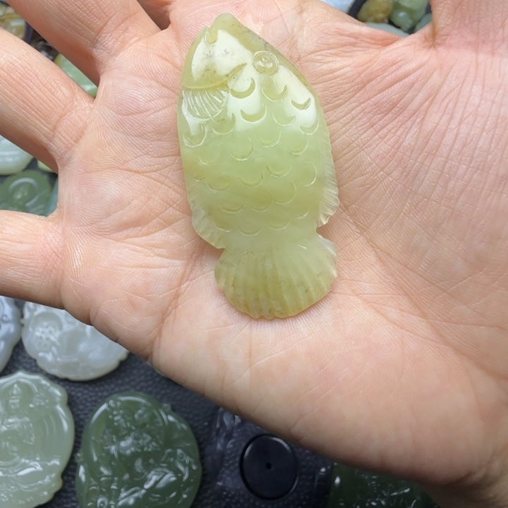 和田玉未镶嵌珠宝奇石