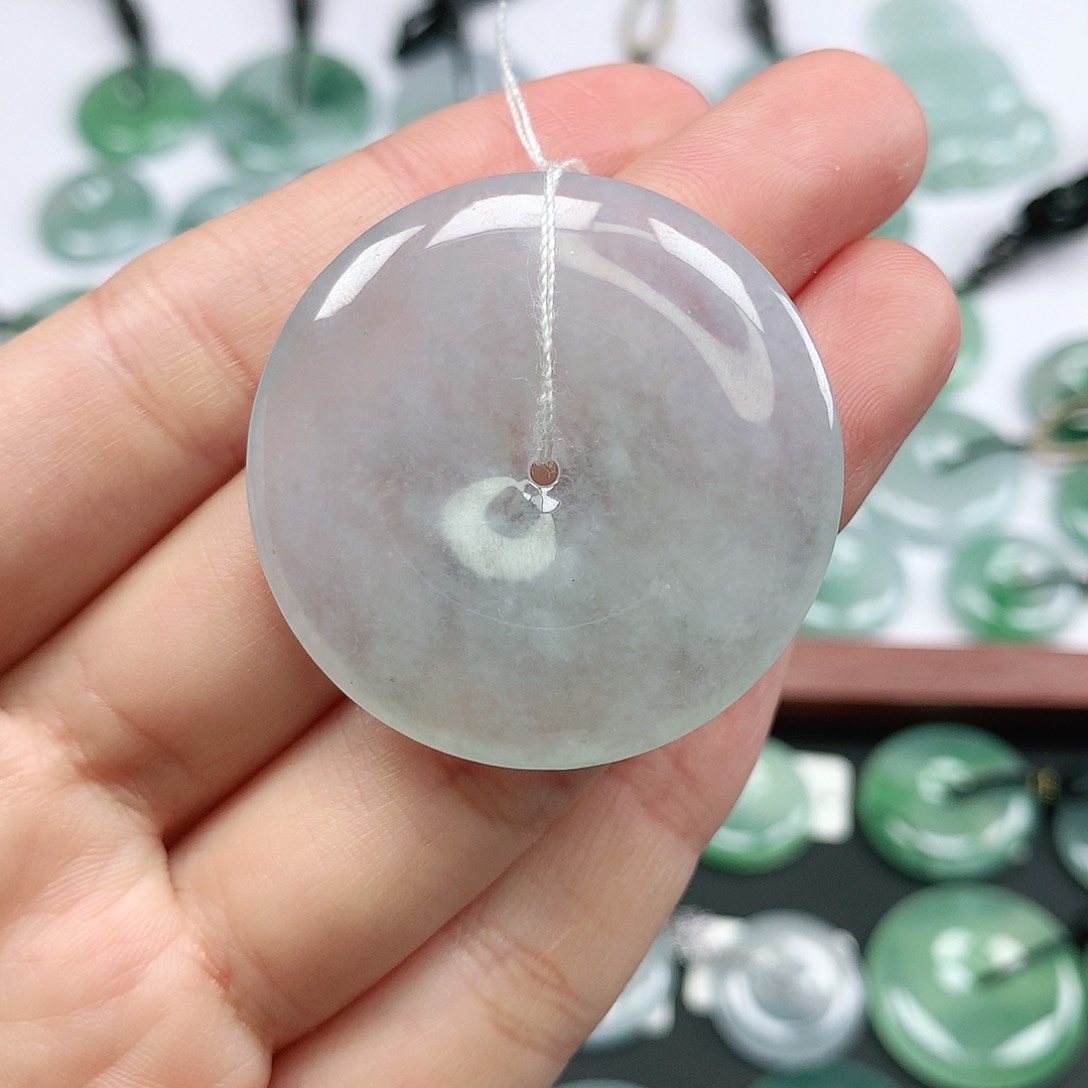 翡翠颈饰未镶嵌平安