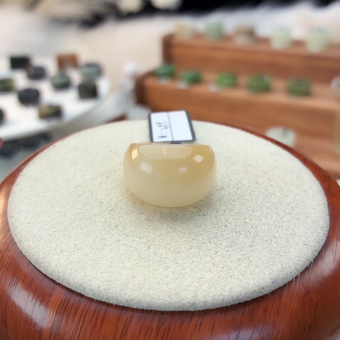 瑜***丽和田玉未镶嵌戒指i46糖渐变大漂亮16.3mm