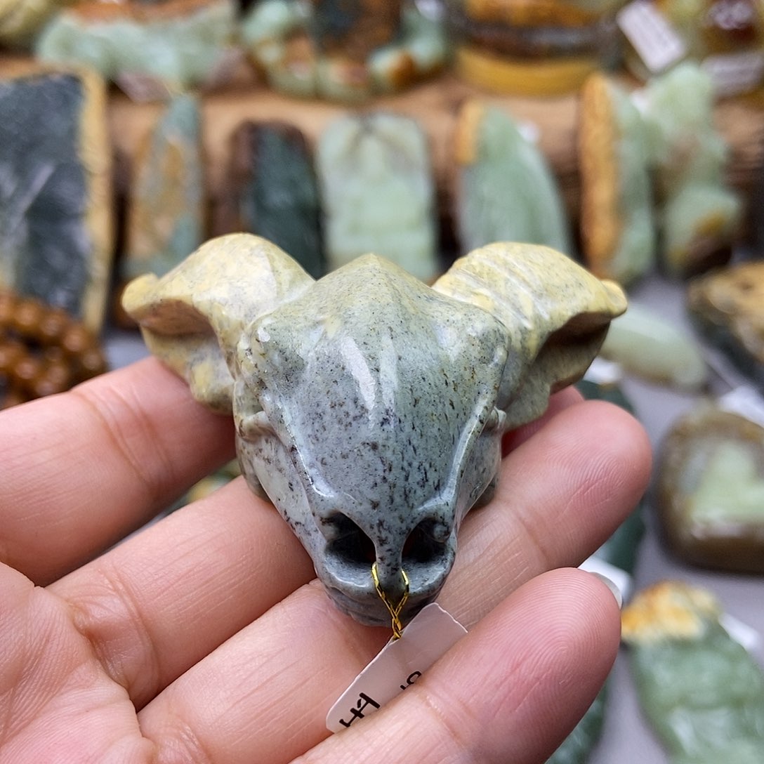 岫岩河磨玉（透闪石质玉）挂坠未镶嵌