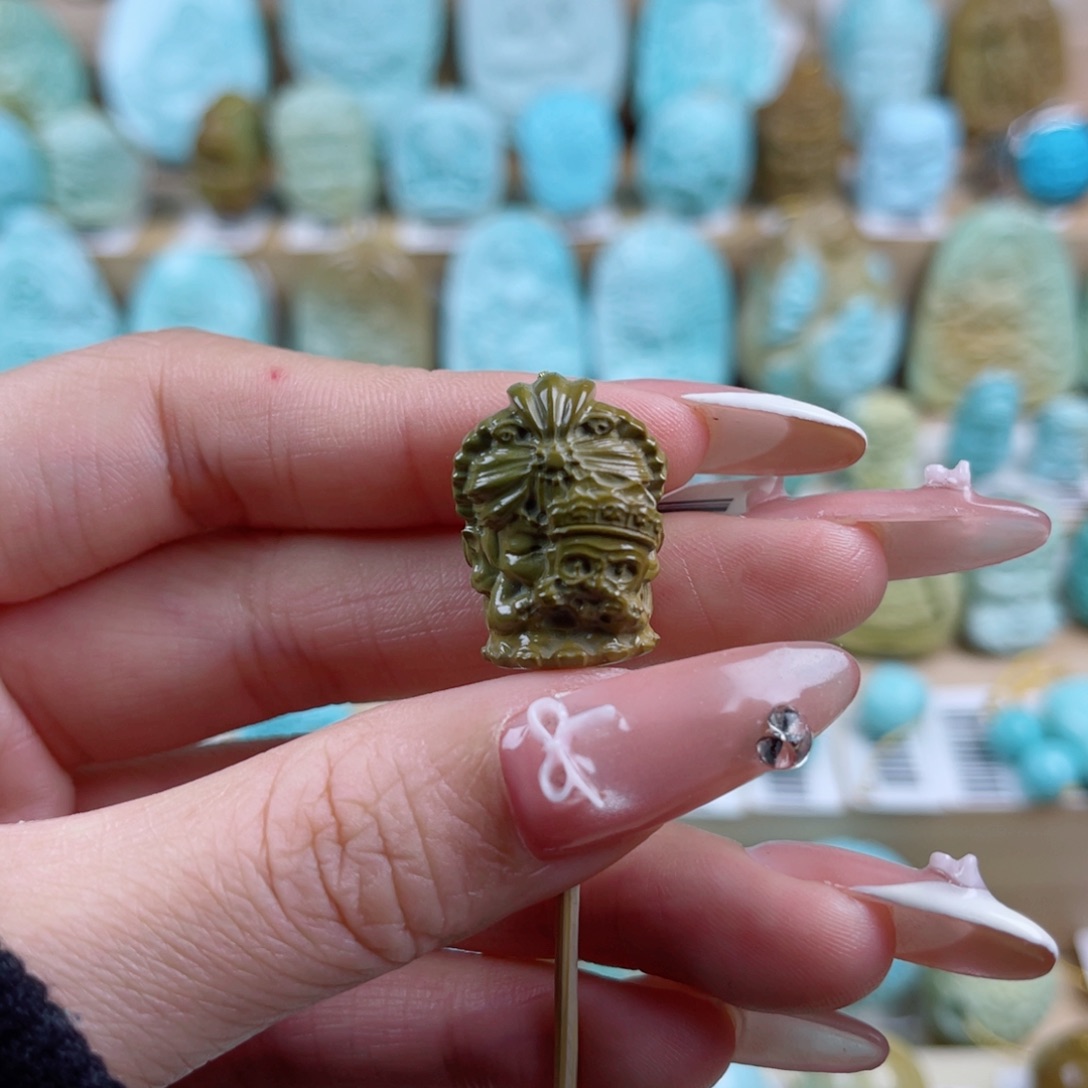 绿松石未镶嵌珠宝奇石