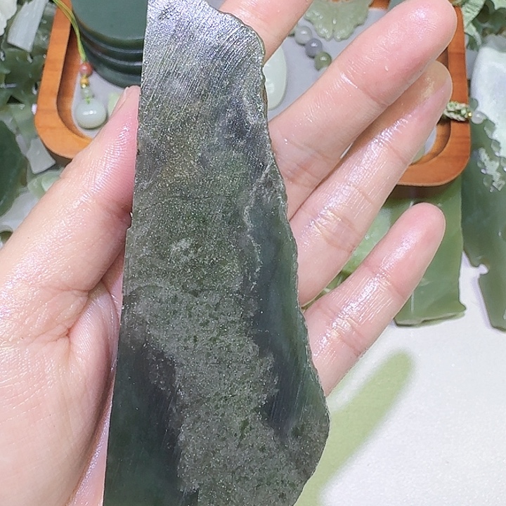 和田玉未镶嵌车挂