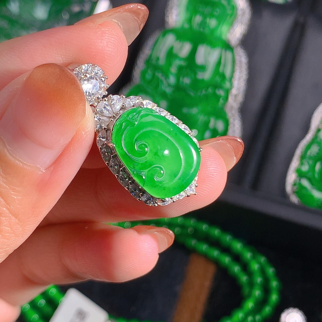 翡翠吊坠(不含链)未镶嵌