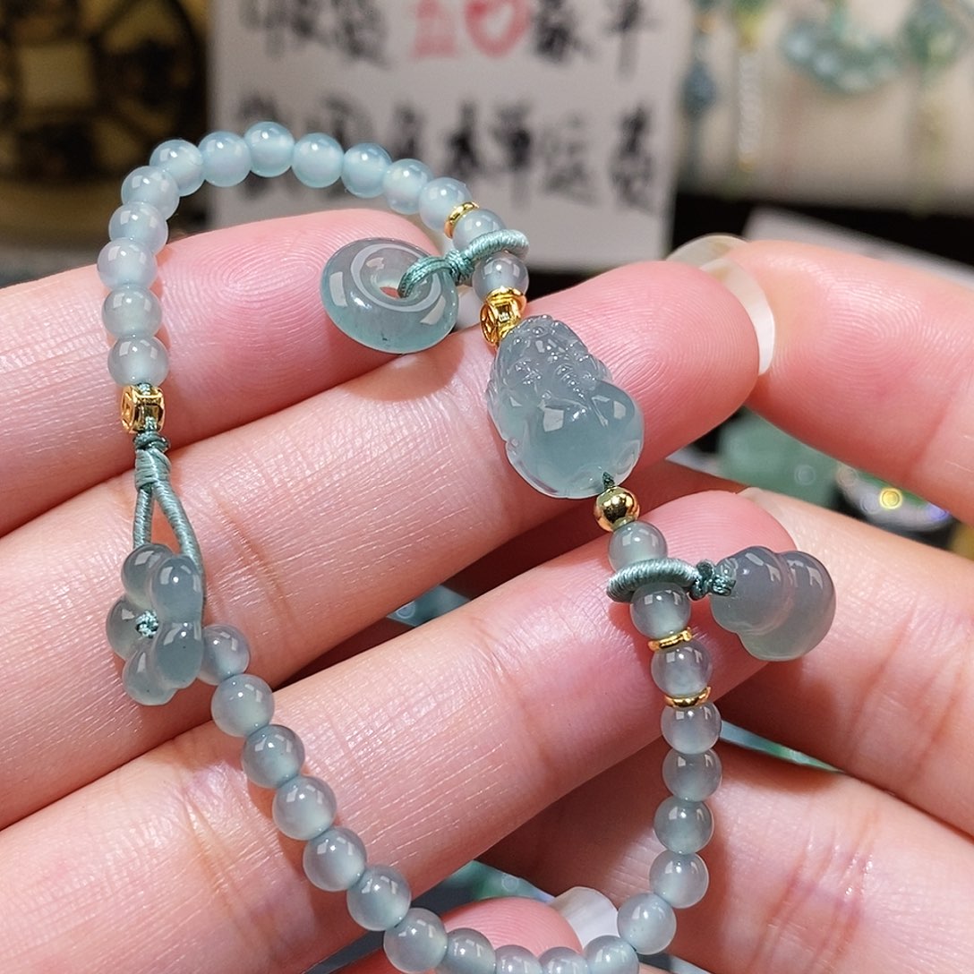 翡翠未镶嵌颈饰貔貅平安扣