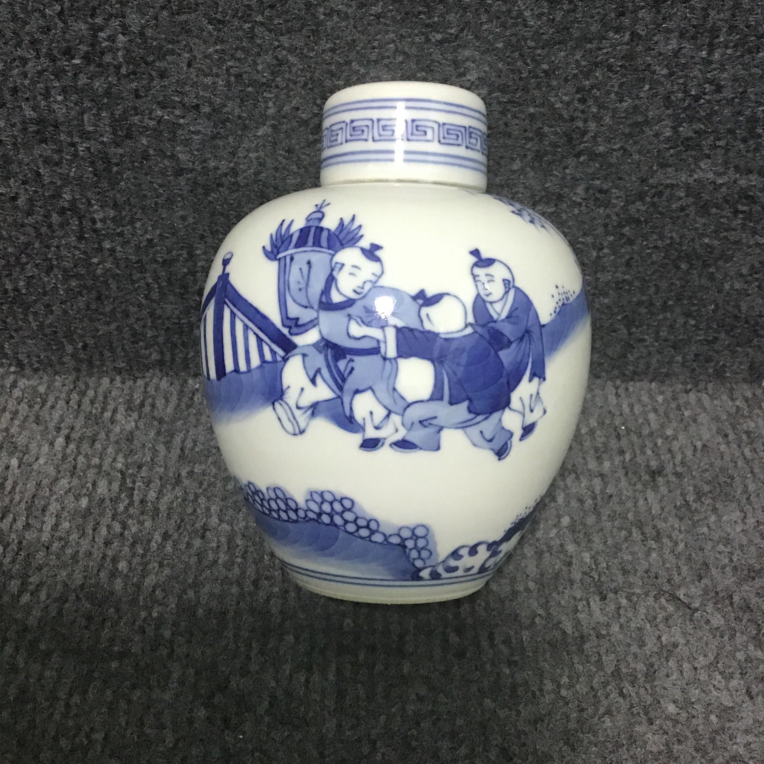 陶瓷工艺品青花小罐