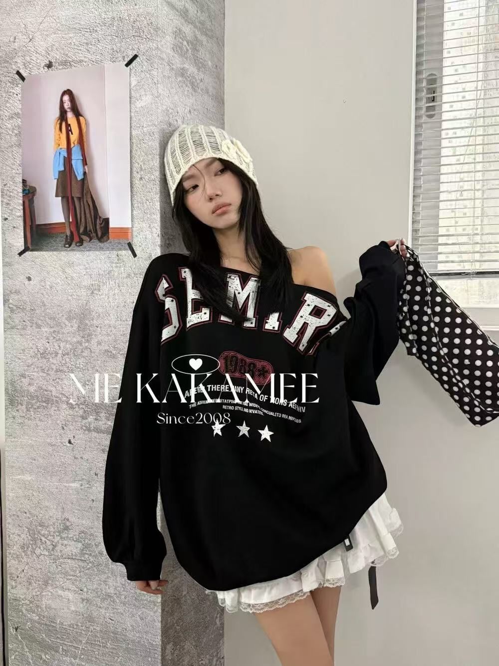 美式复古黑色辣妹斜肩大字母印花长袖卫衣女秋季新款宽松百搭上衣