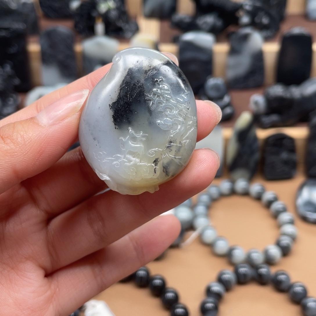 和田玉颈饰未镶嵌