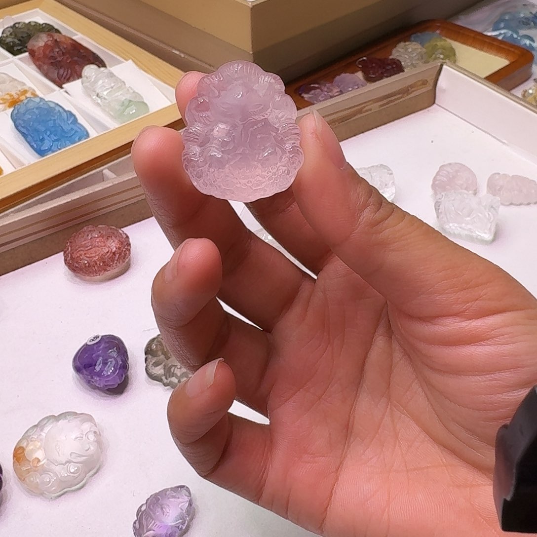 水晶颈饰未镶嵌粉晶九尾狐手牌