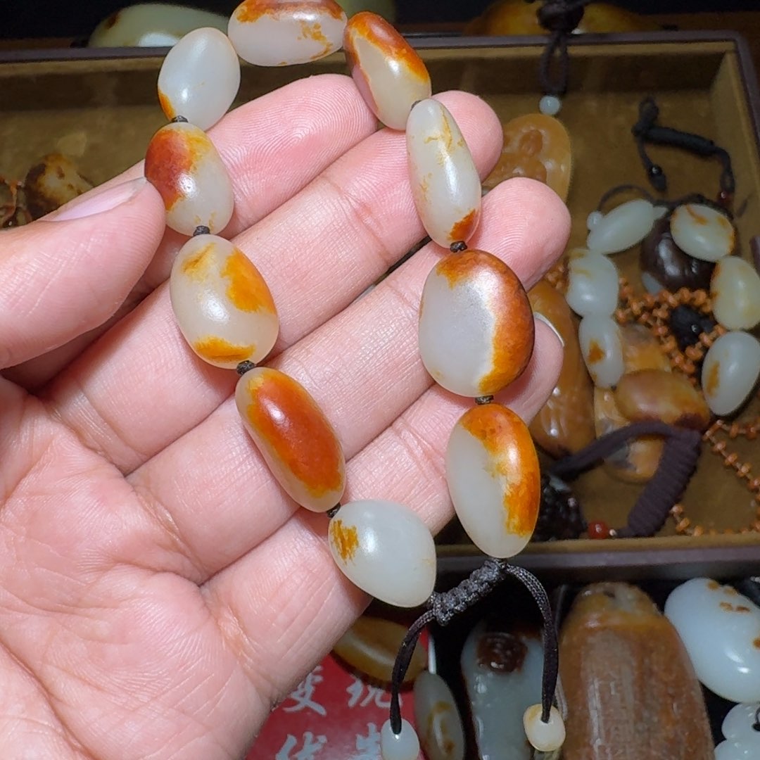 和田玉颈饰未镶嵌