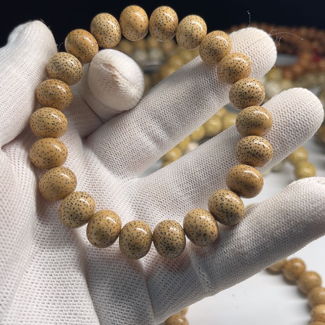 ****一吊坠星月菩提12/10十年陈华料超细星