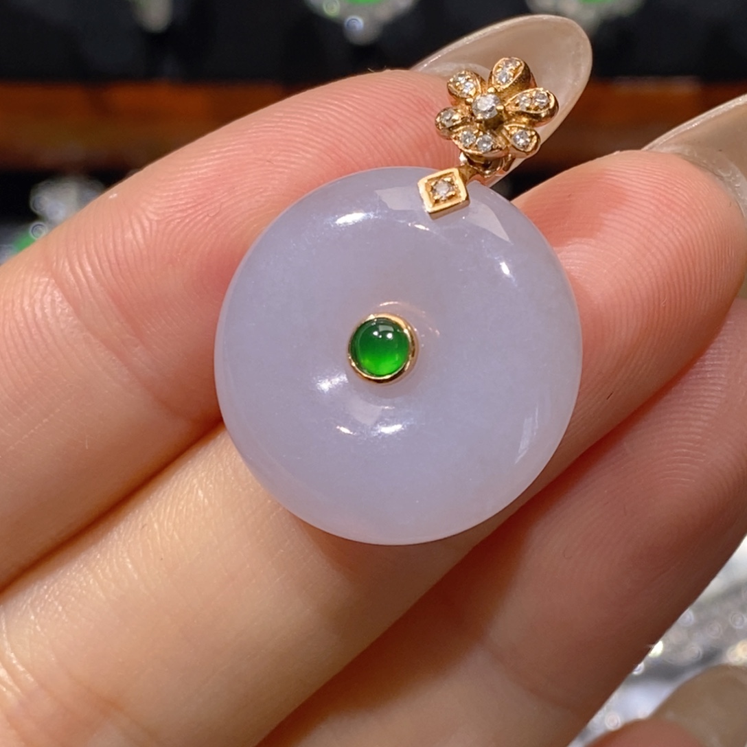 翡翠18K金镶嵌颈饰扣子