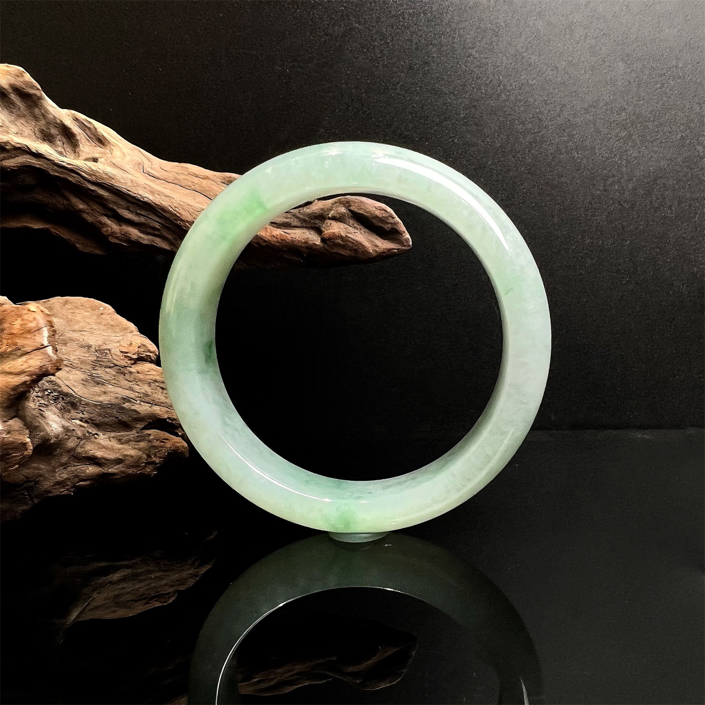Colourful Yunnan/七彩云南【七夕节礼物】冰种晴水绿翡翠手镯