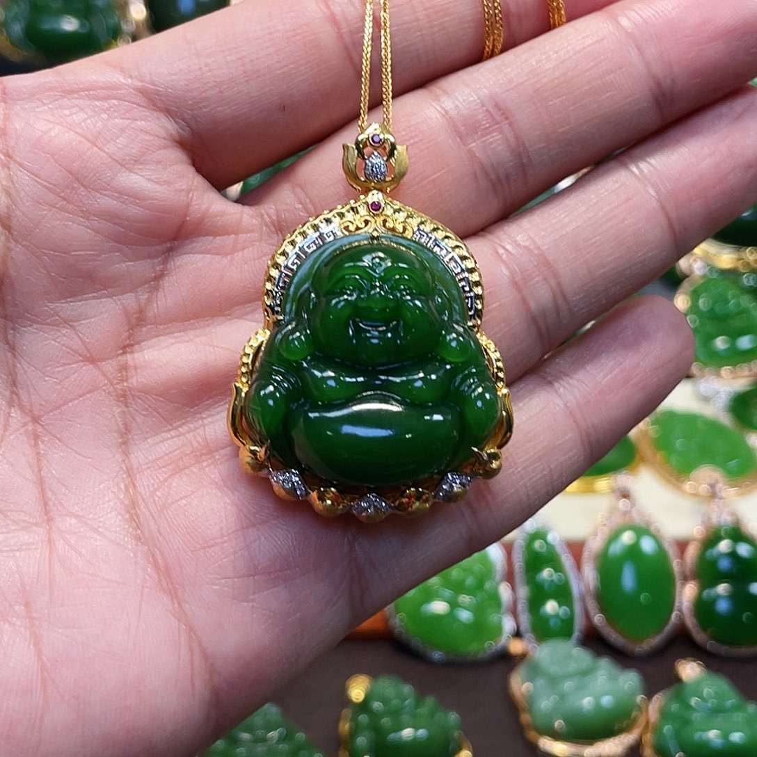 和田玉（碧玉）颈饰18K金镶嵌佛公30mm