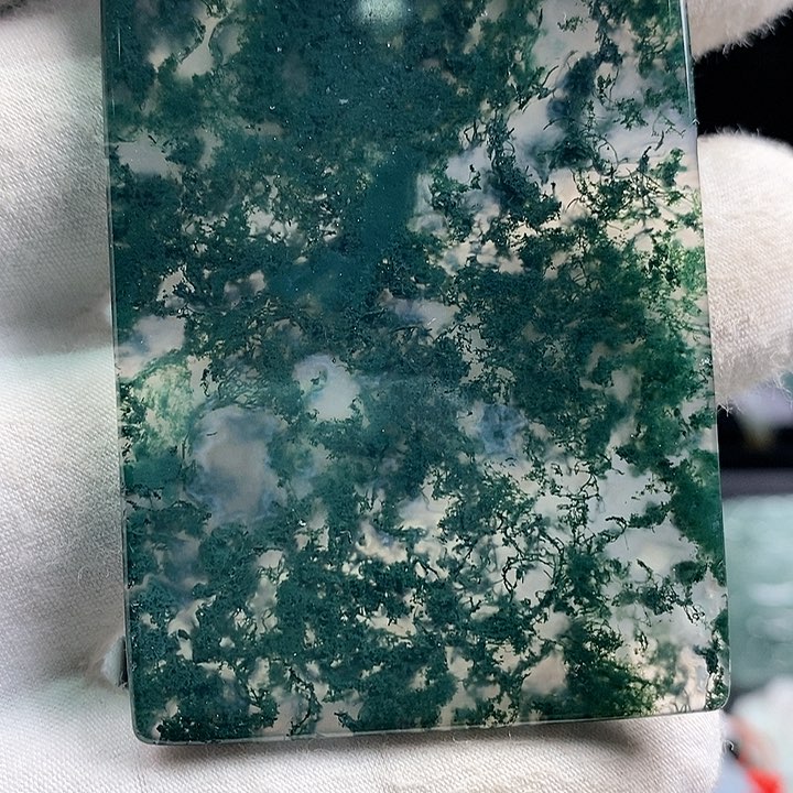 翡翠颈饰未镶嵌牌子