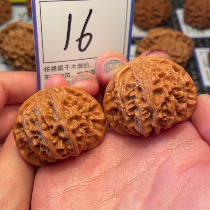 桃核把件41宫灯16。。。。