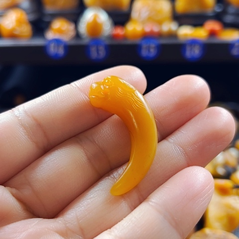 田黄石妩***莉田黄石挂件