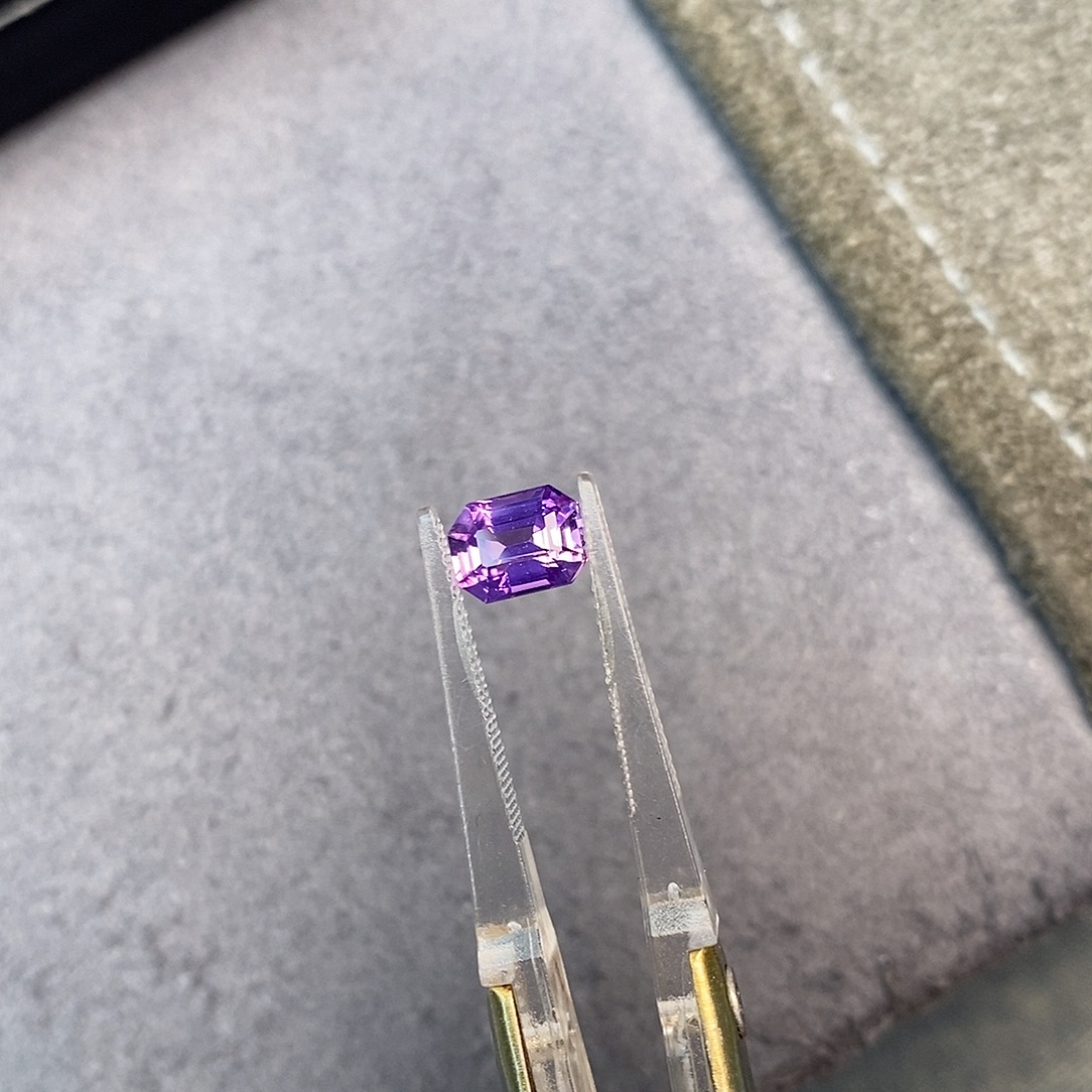彩色蓝宝石裸石1.57ct 无烧薰衣草