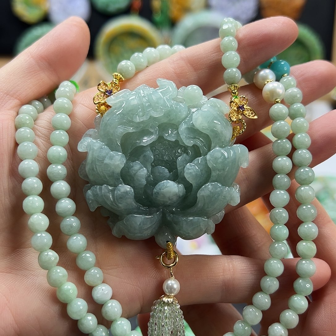 翡翠未镶嵌颈饰吊坠