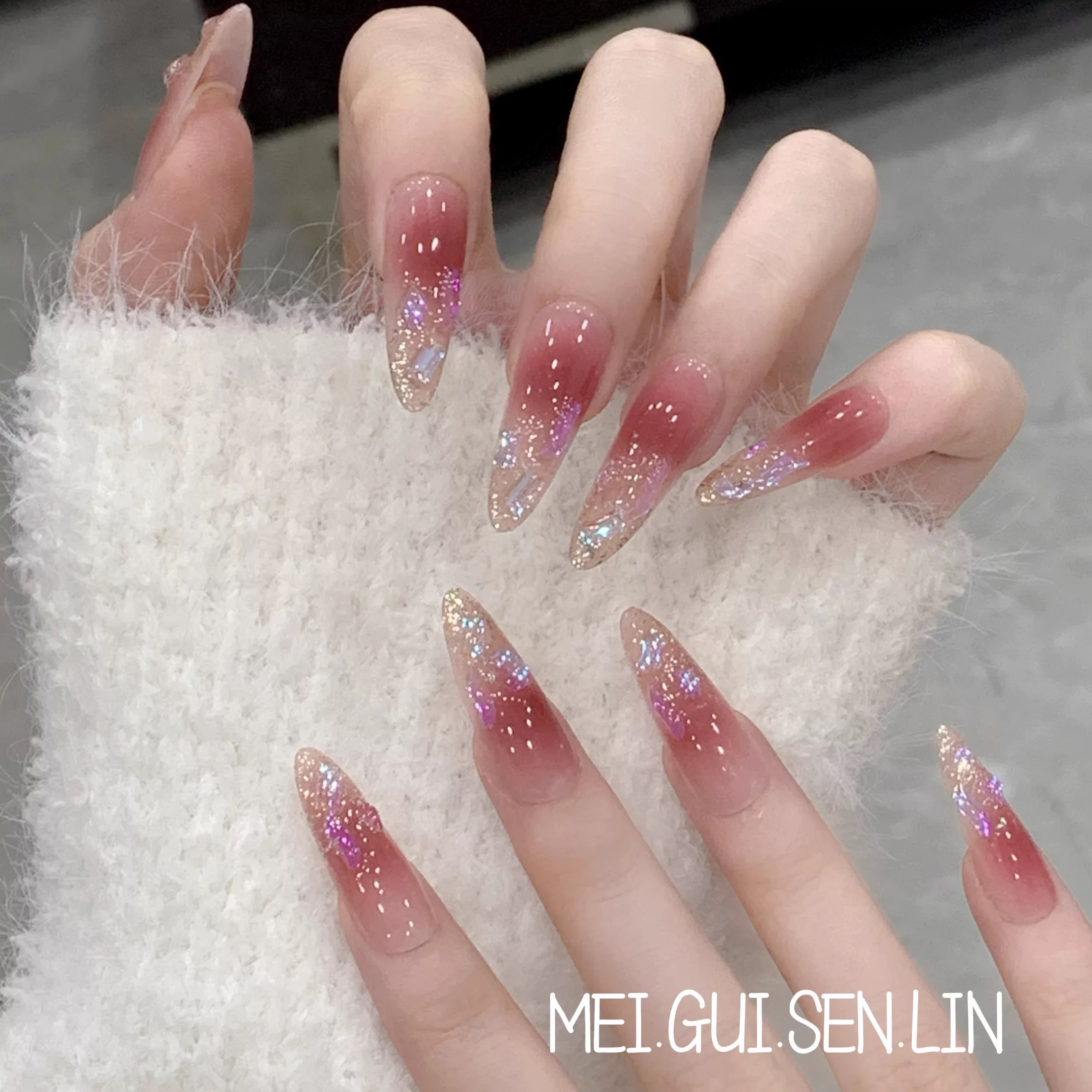 纯手工光疗美甲中长款葡萄紫闪钻爆闪显白穿戴甲辣妹假指甲可拆卸