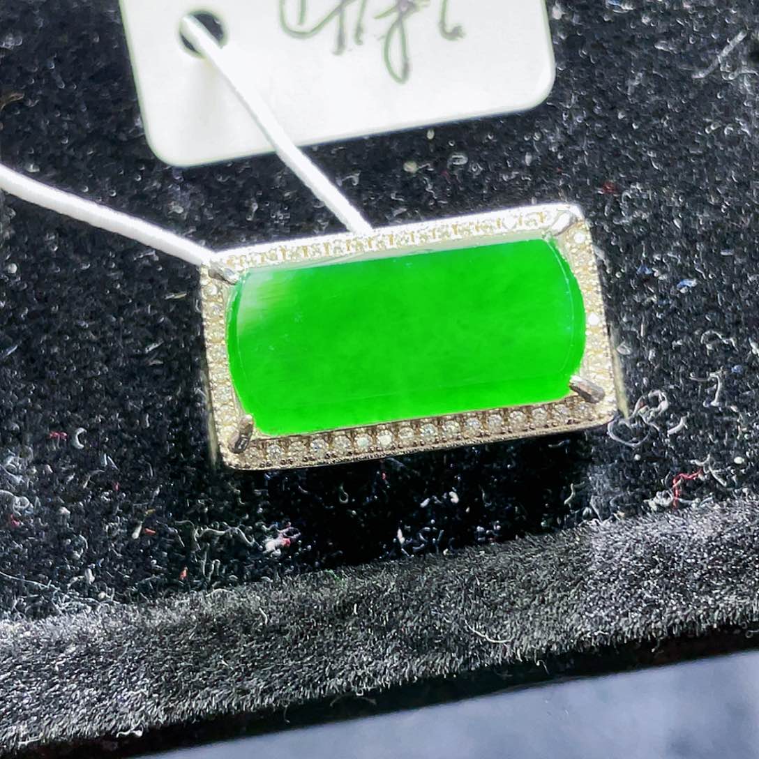 翡翠颈饰未镶嵌51，