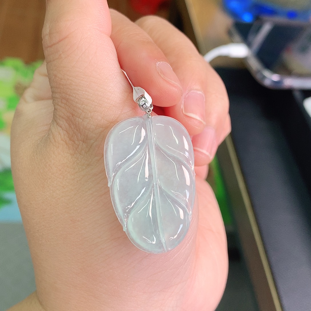 翡翠颈饰18K金镶嵌冰胶叶子