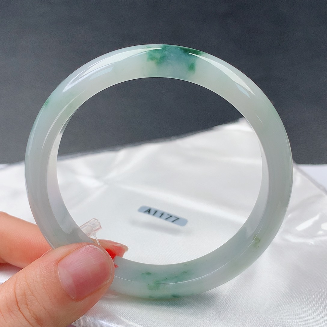 翡翠手镯未镶嵌136正58.8