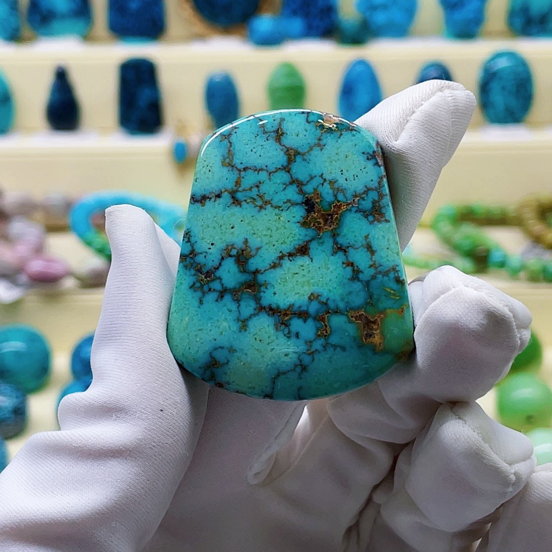 绿松石颈饰未镶嵌