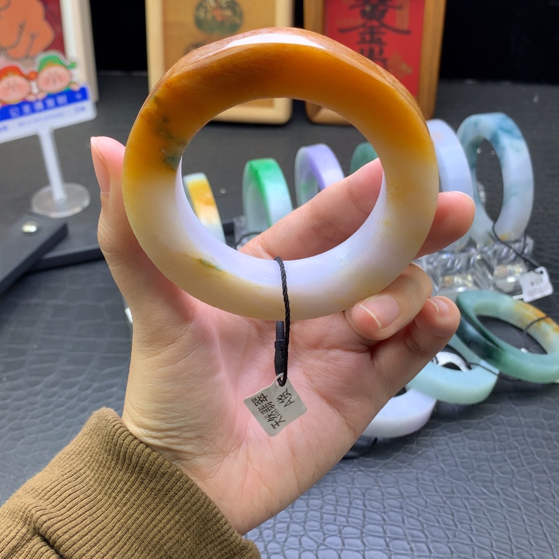 定制翡翠未镶嵌翡翠手镯