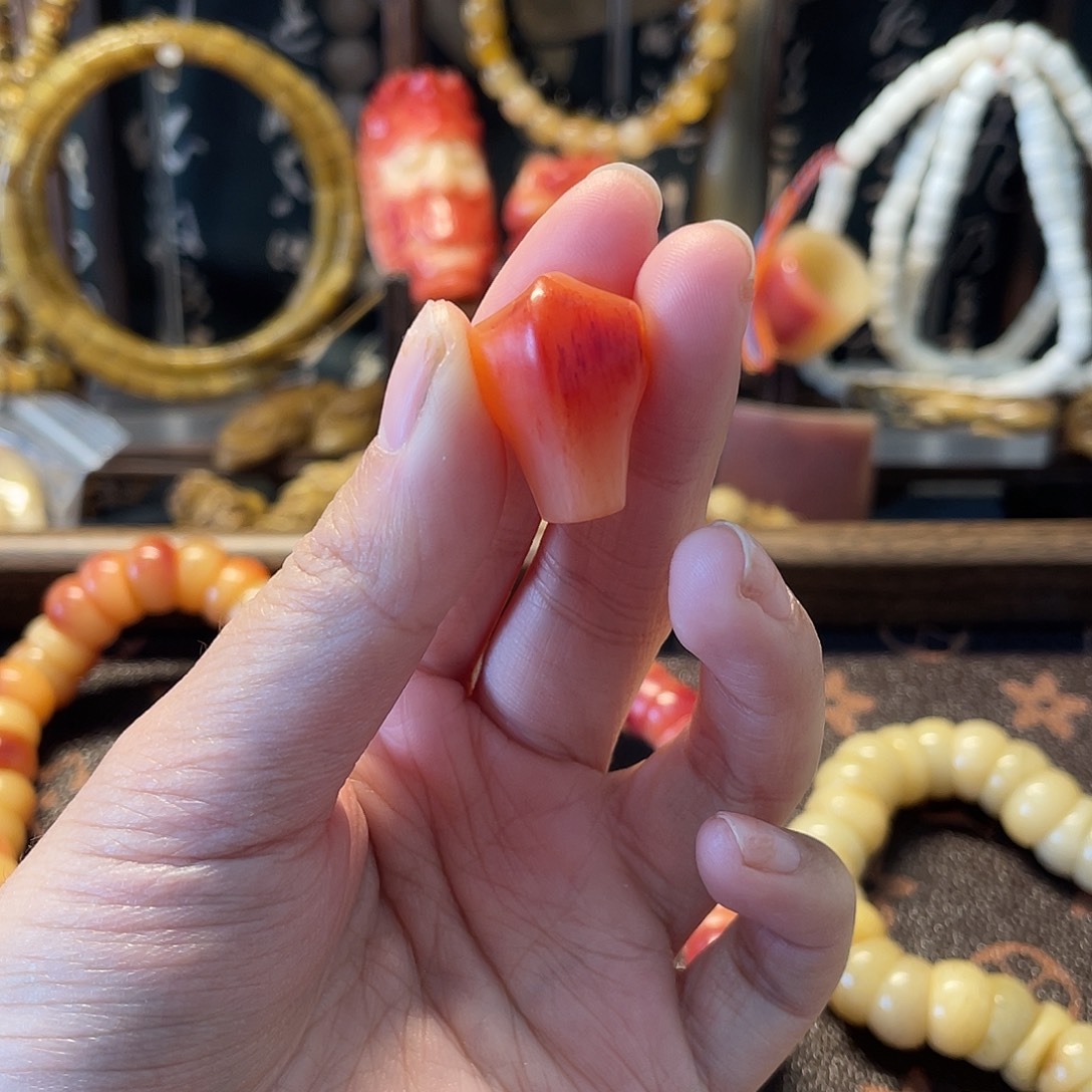 野***子手串/手链驼骨1.6沁血鲨鱼背