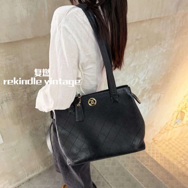 95新 Chanel/香奈儿 复燃精选/黑金鱼子酱奶粉包