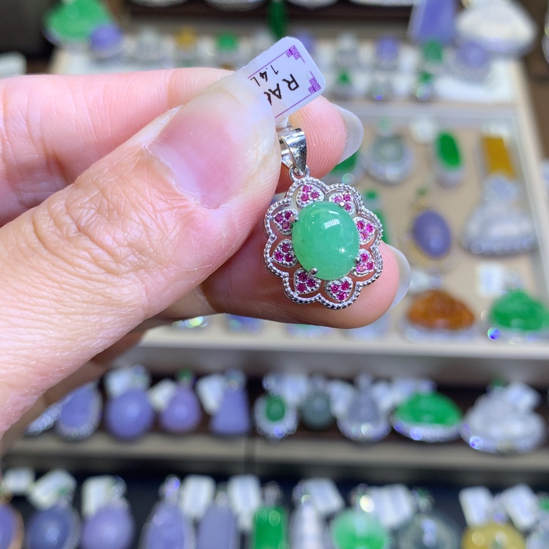 翡翠银S925镶嵌颈饰翡翠