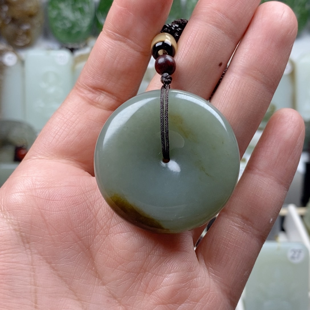 和田玉（糖玉）颈饰未镶嵌