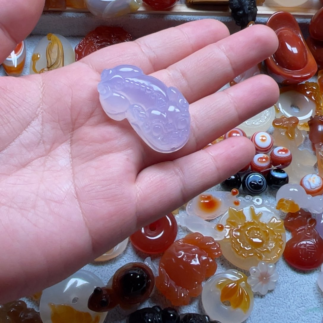 未镶嵌颈饰玛瑙/玉髓福**财