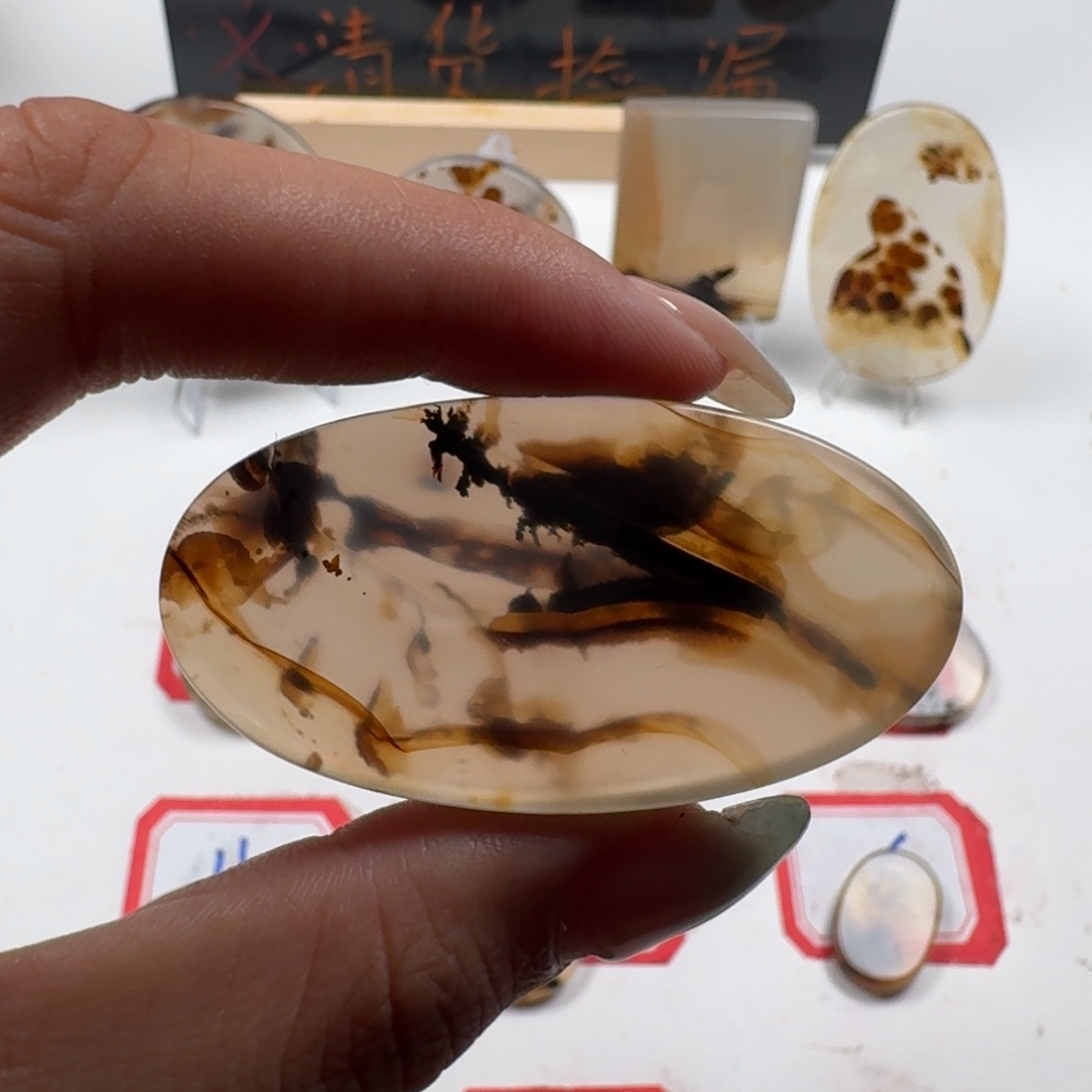 玛瑙/玉髓颈饰未镶嵌